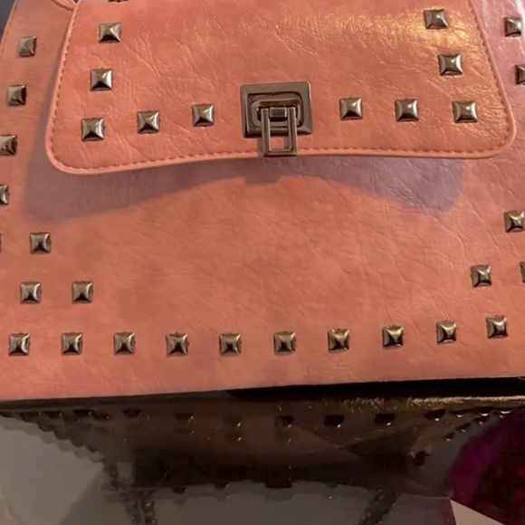 🆕 Classic Shoulder Bag Vintage Rivets - Turn-Lock Closure - Stylish Versatile - Picture 7 of 16